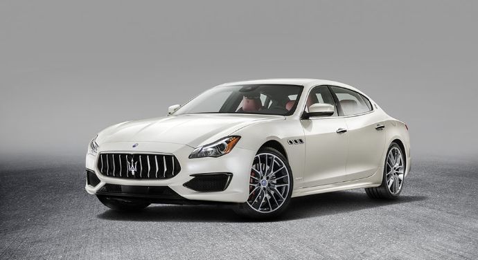 NUEVO QUATTROPORTE: RESTYLING Y NUEVA ESTRATEGIA DE GAMA PARA UNA NUEVA EXPERIENCIA NUEVO QUATTROPORTE: RESTYLING Y NUEVA ESTRATEGIA DE GAMA PARA UNA NUEVA EXPERIENCIA