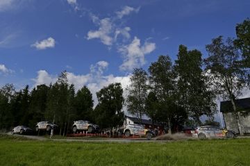 LOS PILOTOS DE VOLKSWAGEN EN FORMA PARA EL RALLYE DE FINLANDIA LOS PILOTOS DE VOLKSWAGEN EN FORMA PARA EL RALLYE DE FINLANDIA