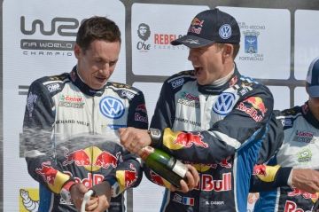 VOLKSWAGEN TRICAMPEÓN DEL MUNDO DE RALLYES VOLKSWAGEN TRICAMPEÓN DEL MUNDO DE RALLYES