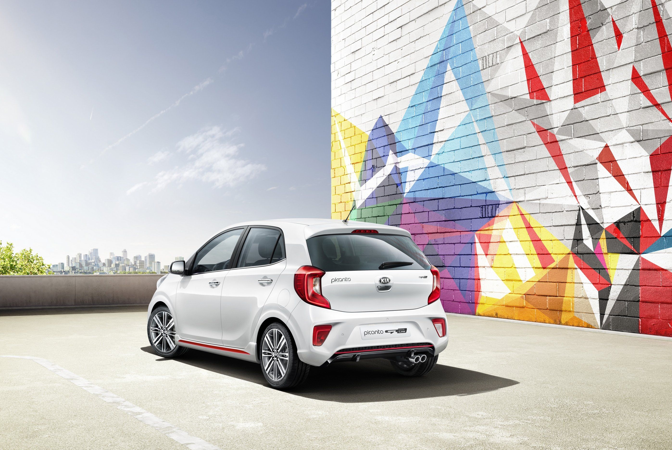 Kia muestra las primeras imágenes del nuevo Picanto Kia muestra las primeras imágenes del nuevo Picanto
