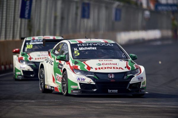 Doblete en WTCC, abandonos en MotoGP y F1 Doblete en WTCC, abandonos en MotoGP y F1