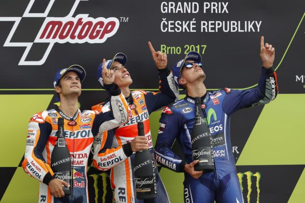 Doblete de los pilotos de MotoGP en el podio de la República Checa Doblete de los pilotos de MotoGP en el podio de la República Checa