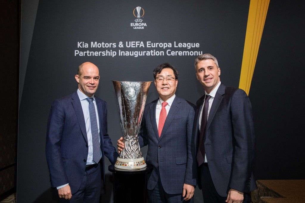 Kia sella el nuevo acuerdo de patrocinio con la UEFA Europa League Kia sella el nuevo acuerdo de patrocinio con la UEFA Europa League