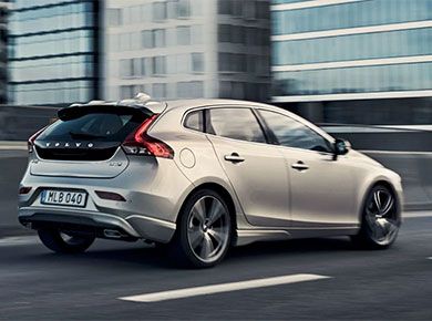 Un Volvo V40 de Ocasión desde 5€/día* Un Volvo V40 de Ocasión desde 5€/día*