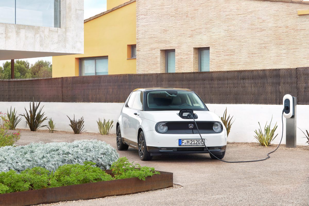 Híbrido o eléctrico: ¿qué tecnología sostenible te conviene más? Híbrido o eléctrico: ¿qué tecnología sostenible te conviene más?