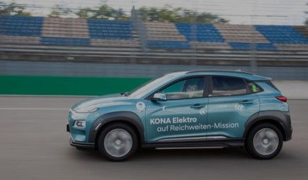Hyundai Kona Eléctrico bate el récord de autonomía de 1.026 kilómetros Hyundai Kona Eléctrico bate el récord de autonomía de 1.026 kilómetros