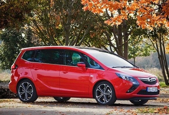 Opel Zafira BiTurbo en abril Opel Zafira BiTurbo en abril