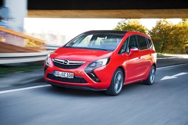 Opel Zafira Tourer con IntelliLink Opel Zafira Tourer con IntelliLink