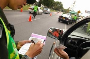 Hasta 500€ de multa por no llevar los papeles en regla Hasta 500€ de multa por no llevar los papeles en regla