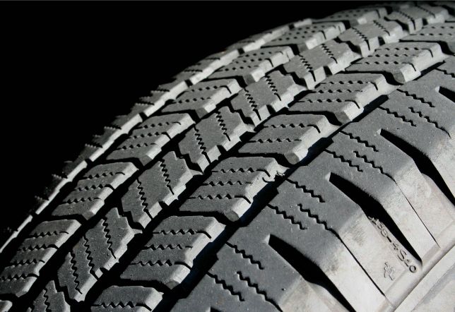 Los neumáticos en mal estado causan uno de cada cien accidentes Los neumáticos en mal estado causan uno de cada cien accidentes