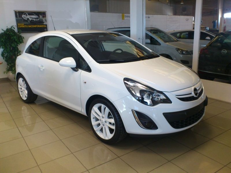 CORSA 3P COLOR EDITION 1.3 CDTI 95 CV 115 CO2 PV.12500€ CORSA 3P COLOR EDITION 1.3 CDTI 95 CV 115 CO2 PV.12500€