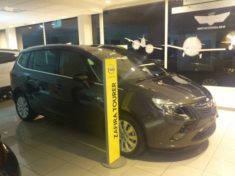 ZAFIRA TOURER EXCELLENCE 2.0 CDTI 130CV ¡por sólo 22.900€! ZAFIRA TOURER EXCELLENCE 2.0 CDTI 130CV ¡por sólo 22.900€!