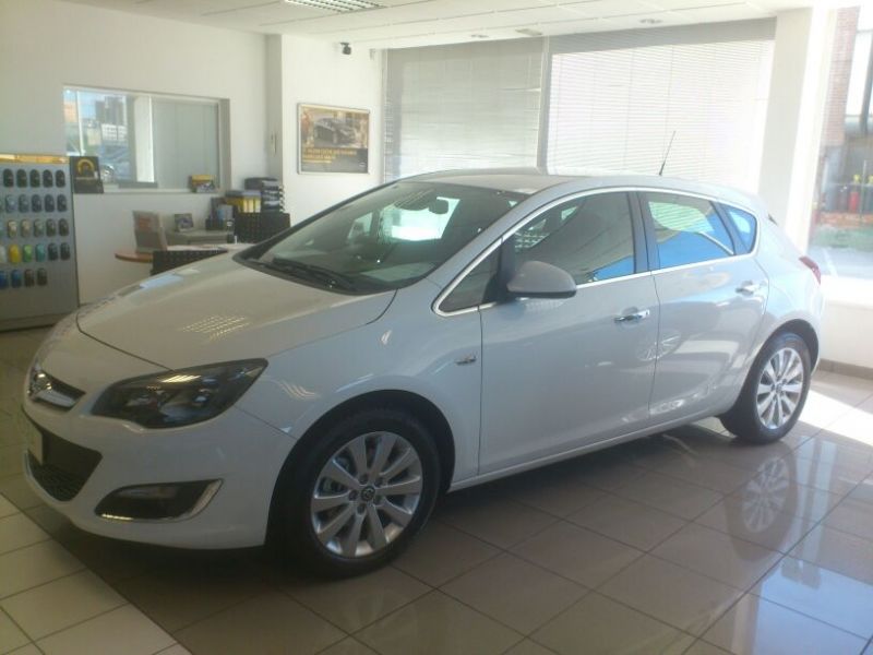 ASTRA 5P EXCELLENCE 1.7 CDTI ECOFLEX S/S 130CV ¡por sólo 18.100€! ASTRA 5P EXCELLENCE 1.7 CDTI ECOFLEX S/S 130CV ¡por sólo 18.100€!