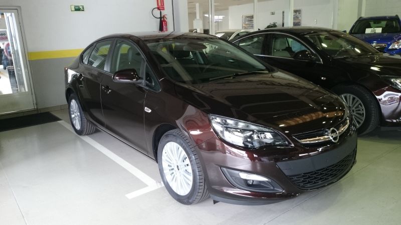 ASTRA SEDAN SELECTIVE 1.7 CDTI S/S 110CV AM 14,5 ¡por sólo 16.400€! ASTRA SEDAN SELECTIVE 1.7 CDTI S/S 110CV AM 14,5 ¡por sólo 16.400€!