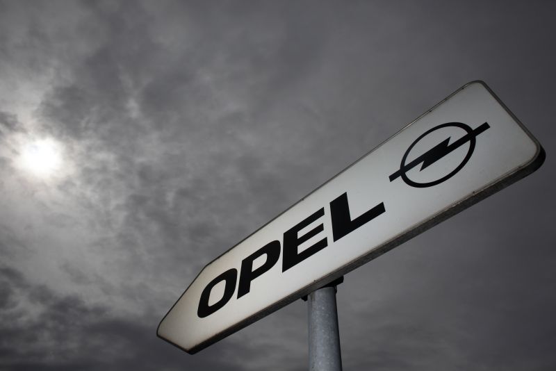 Opel asegurará más de 1.000 puestos de trabajo en España para 2015 Opel asegurará más de 1.000 puestos de trabajo en España para 2015