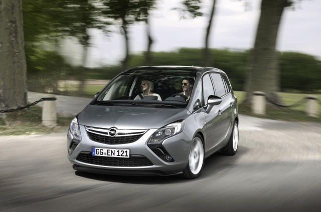 El Opel Zafira Tourer recibe el motor 1.6 CDTI de 120 CV El Opel Zafira Tourer recibe el motor 1.6 CDTI de 120 CV