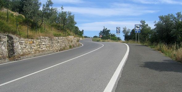 LA DGT HA PUESTO EN MARCHA UNA CAMPAÑA DE VIGILANCIA CENTRADA EN LAS CARRETERAS SECUNDARIAS LA DGT HA PUESTO EN MARCHA UNA CAMPAÑA DE VIGILANCIA CENTRADA EN LAS CARRETERAS SECUNDARIAS
