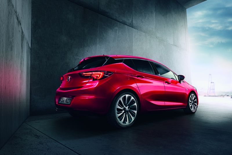 Opel Astra, una nueva estrella brilla con fuerza en el firmamento Opel Astra, una nueva estrella brilla con fuerza en el firmamento