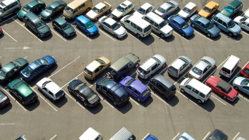 Se estudia un sistema para localizar aparcamientos libres en la calle Se estudia un sistema para localizar aparcamientos libres en la calle