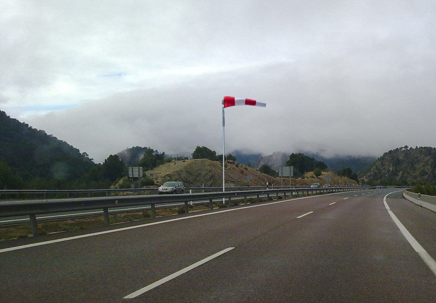 Consejos para conducir con viento Consejos para conducir con viento