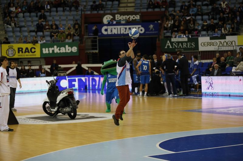 Iñigo Azkue, certero desde la línea de 3 puntos Iñigo Azkue, certero desde la línea de 3 puntos
