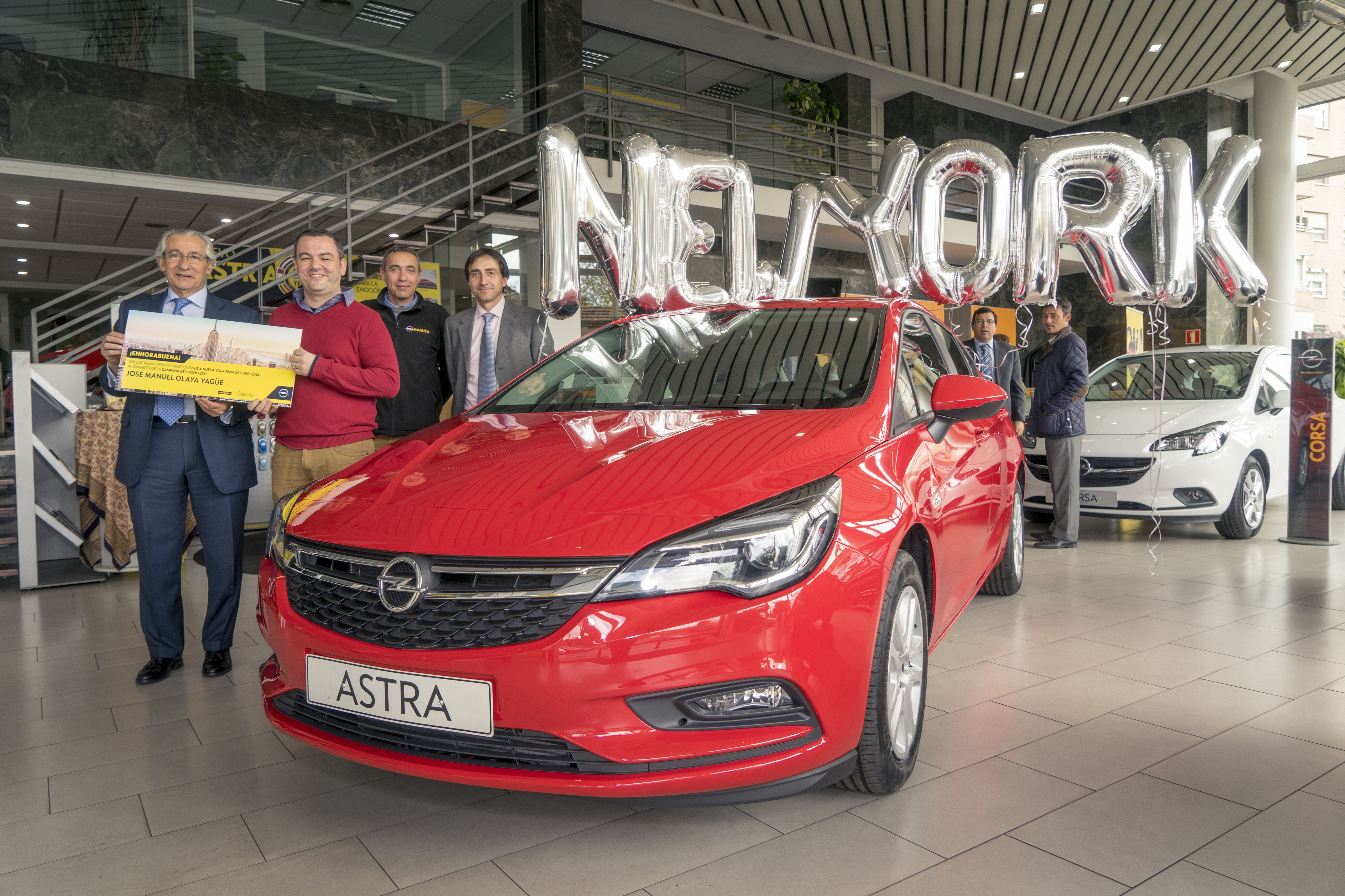 Roauto entrega el Premio de un Viaje a Nueva York Roauto entrega el Premio de un Viaje a Nueva York