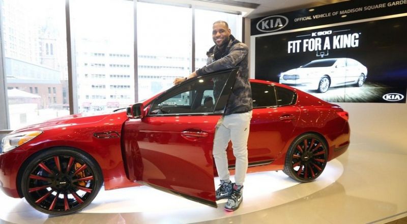 A subasta el Kia K900 King James Edition de LeBron James A subasta el Kia K900 King James Edition de LeBron James