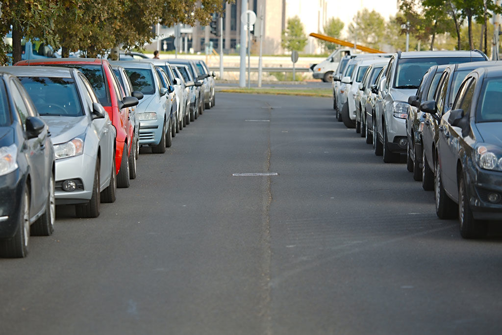 El 81% de conductores recibe multas por "mal aparcamiento" El 81% de conductores recibe multas por "mal aparcamiento"