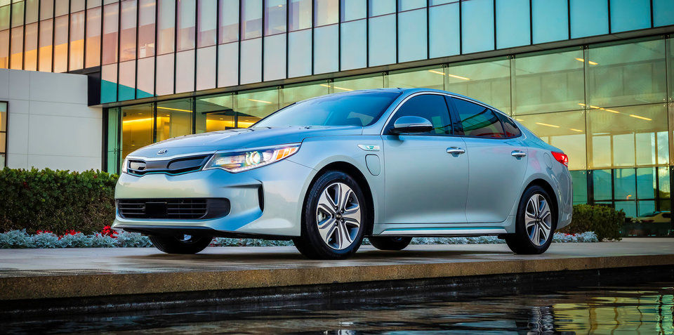 KIA OPTIMA PHEV. LA BERLINA ELÉCTRICA ENCHUFABLE DE KIA. KIA OPTIMA PHEV. LA BERLINA ELÉCTRICA ENCHUFABLE DE KIA.