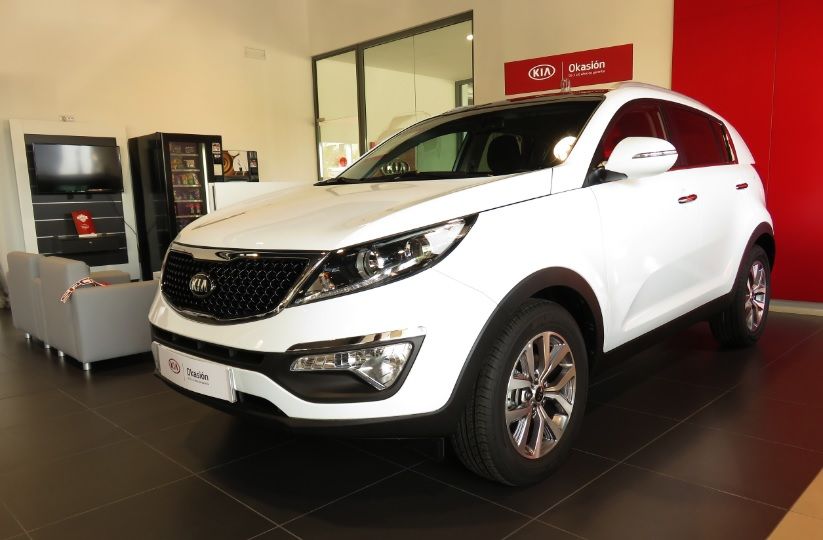 Kia Sportage 1.7 CRDI Drive 4x2 115cv (pack visión) por 22.100€* Kia Sportage 1.7 CRDI Drive 4x2 115cv (pack visión) por 22.100€*
