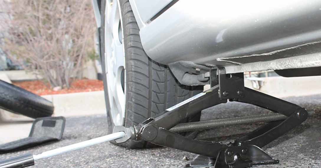 CUIDADOS ESPECIALES PARA TU COCHE DURANTE EL VERANO CUIDADOS ESPECIALES PARA TU COCHE DURANTE EL VERANO