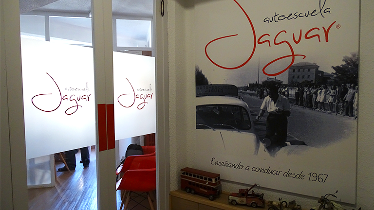 Autoescuela Jaguar: enseñando a conducir desde 1967 Autoescuela Jaguar: enseñando a conducir desde 1967