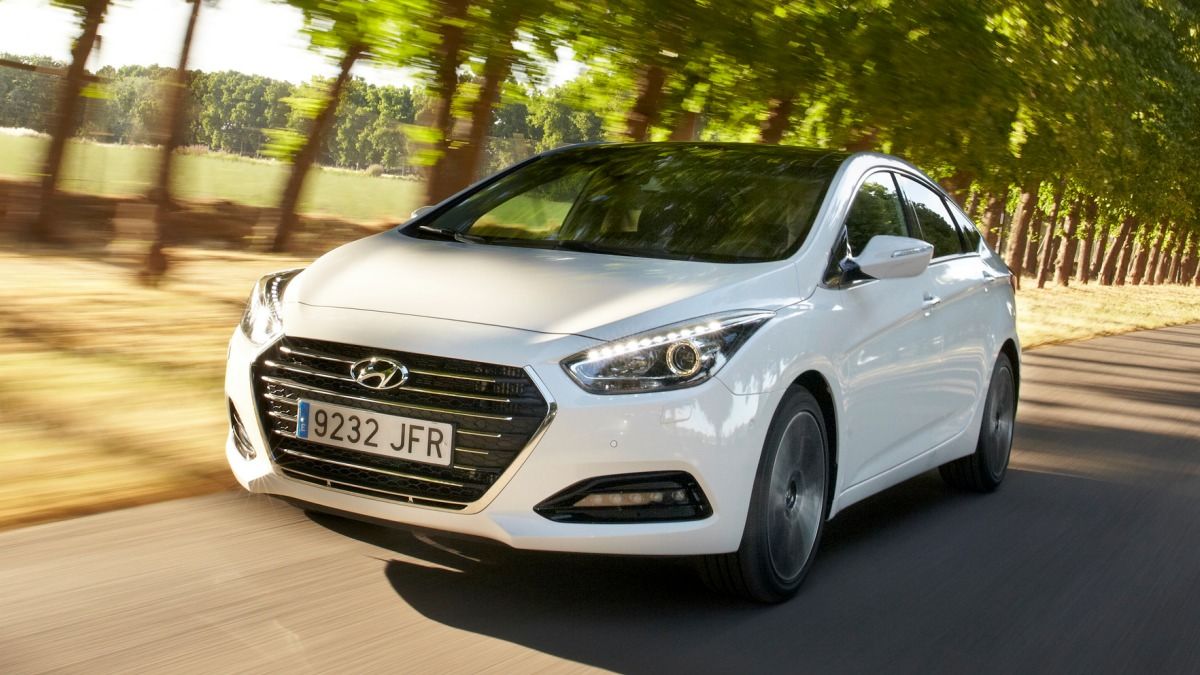 NUEVO HYUNDAI I40. PEQUEÑOS CAMBIOS PARA GRANDES MEJORAS. NUEVO HYUNDAI I40. PEQUEÑOS CAMBIOS PARA GRANDES MEJORAS.