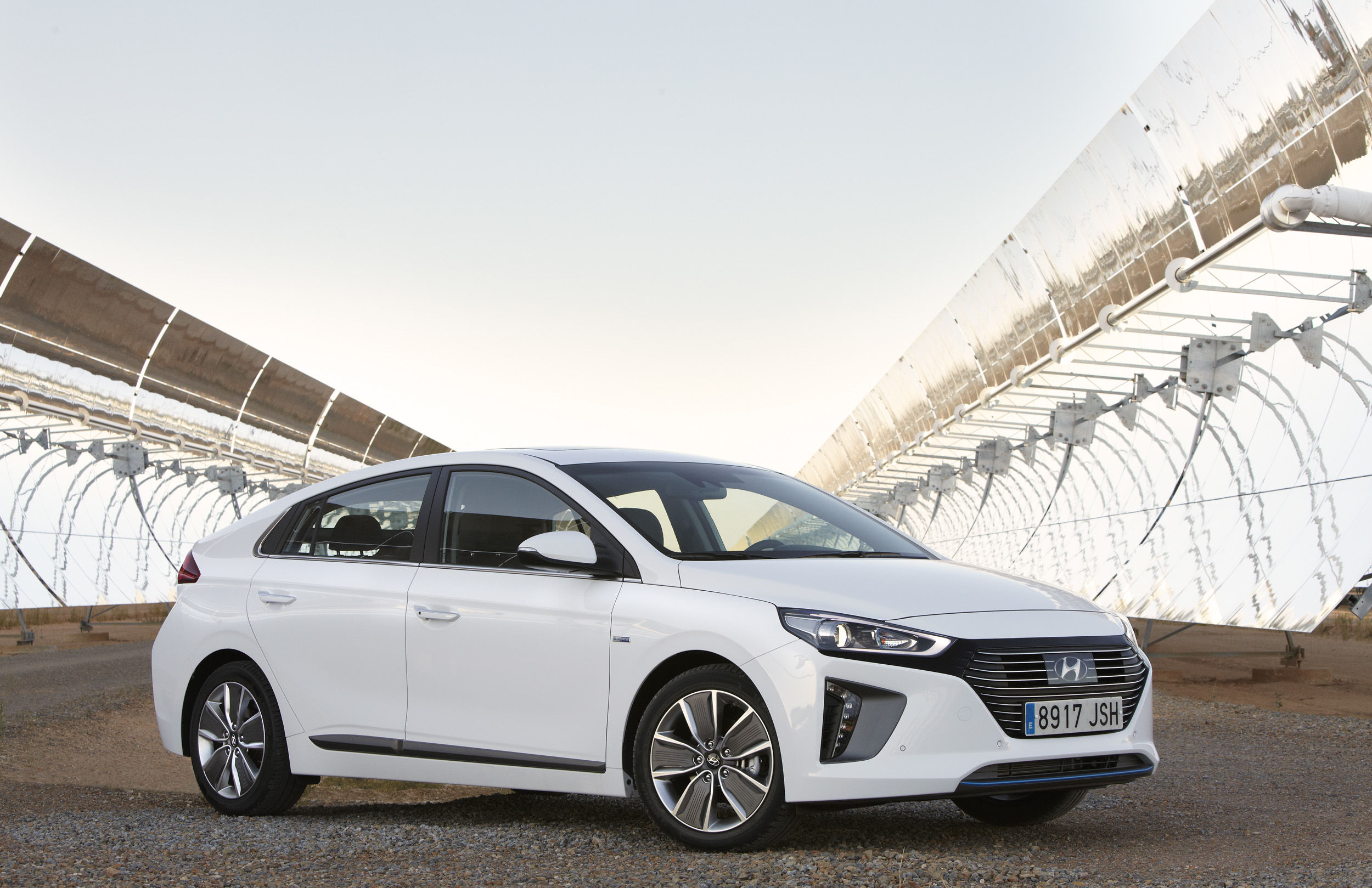 HYUNDAI IONIQ: EL TRES EN UNO ECOLÓGICO HYUNDAI IONIQ: EL TRES EN UNO ECOLÓGICO