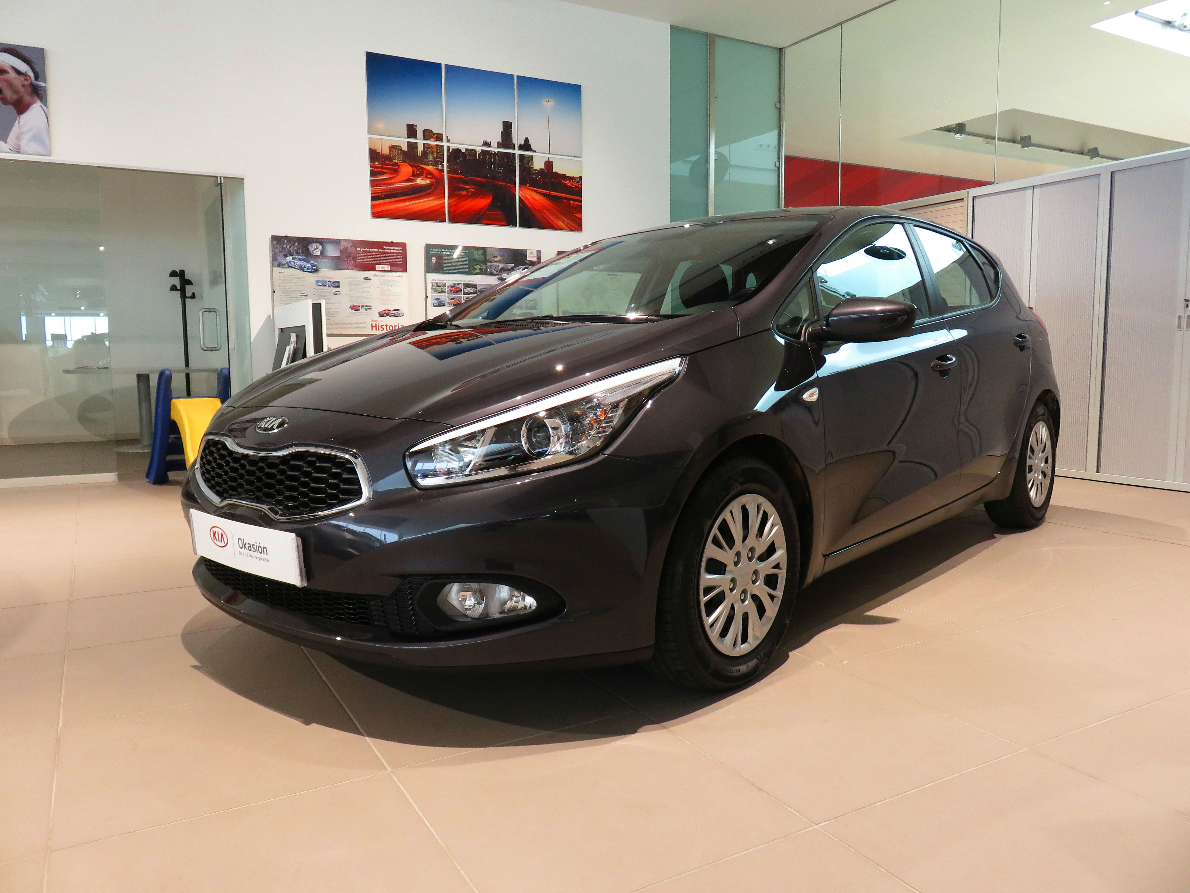 Kia Cee'd 1.4CRDi Concept por 12.100€* Kia Cee'd 1.4CRDi Concept por 12.100€*
