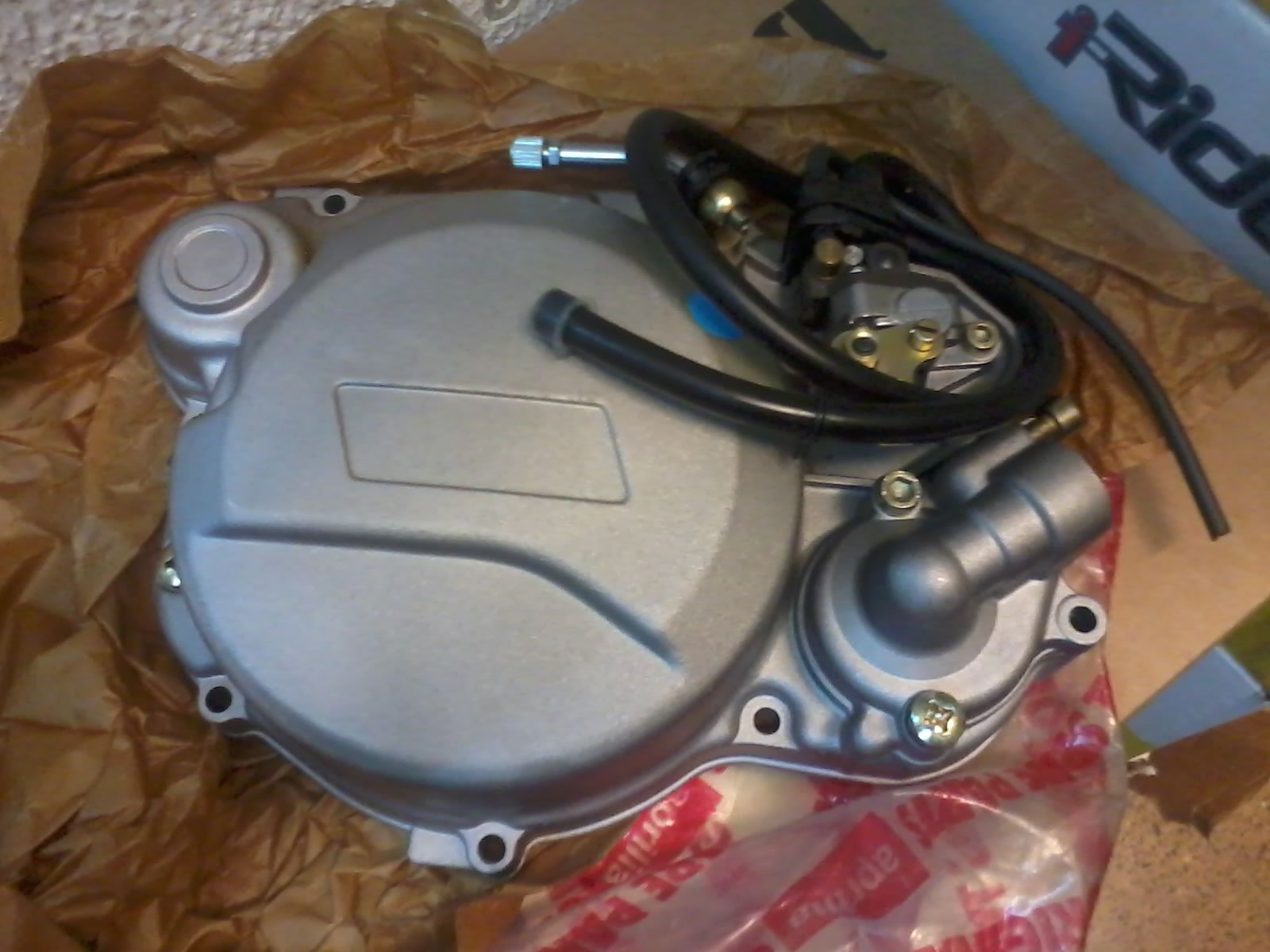 TAPA DE EMBRAGUE APRILIA CLASSIC 50 TAPA DE EMBRAGUE APRILIA CLASSIC 50