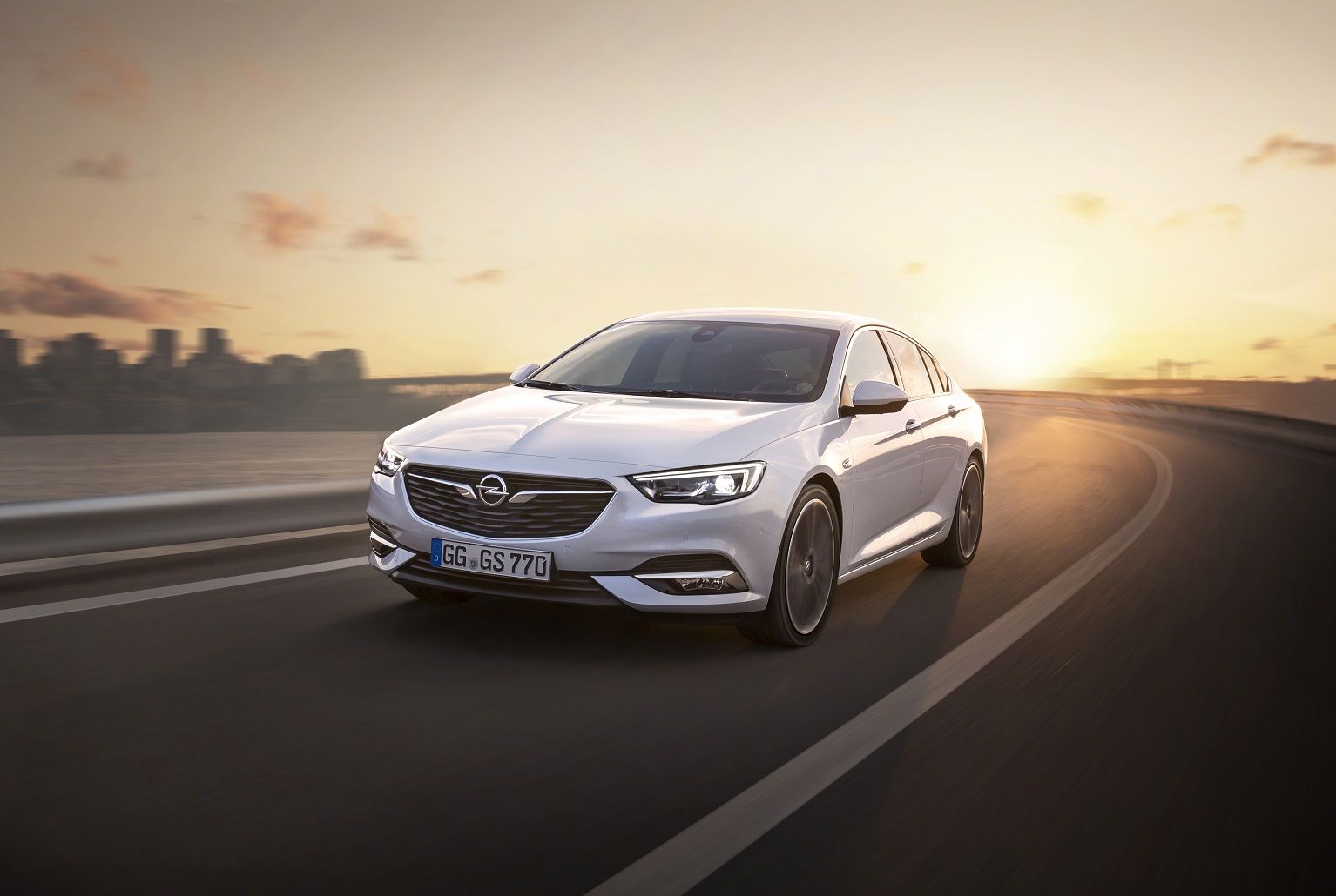 Nuevo Opel Insignia Grand Sport: Primeras imágenes Nuevo Opel Insignia Grand Sport: Primeras imágenes