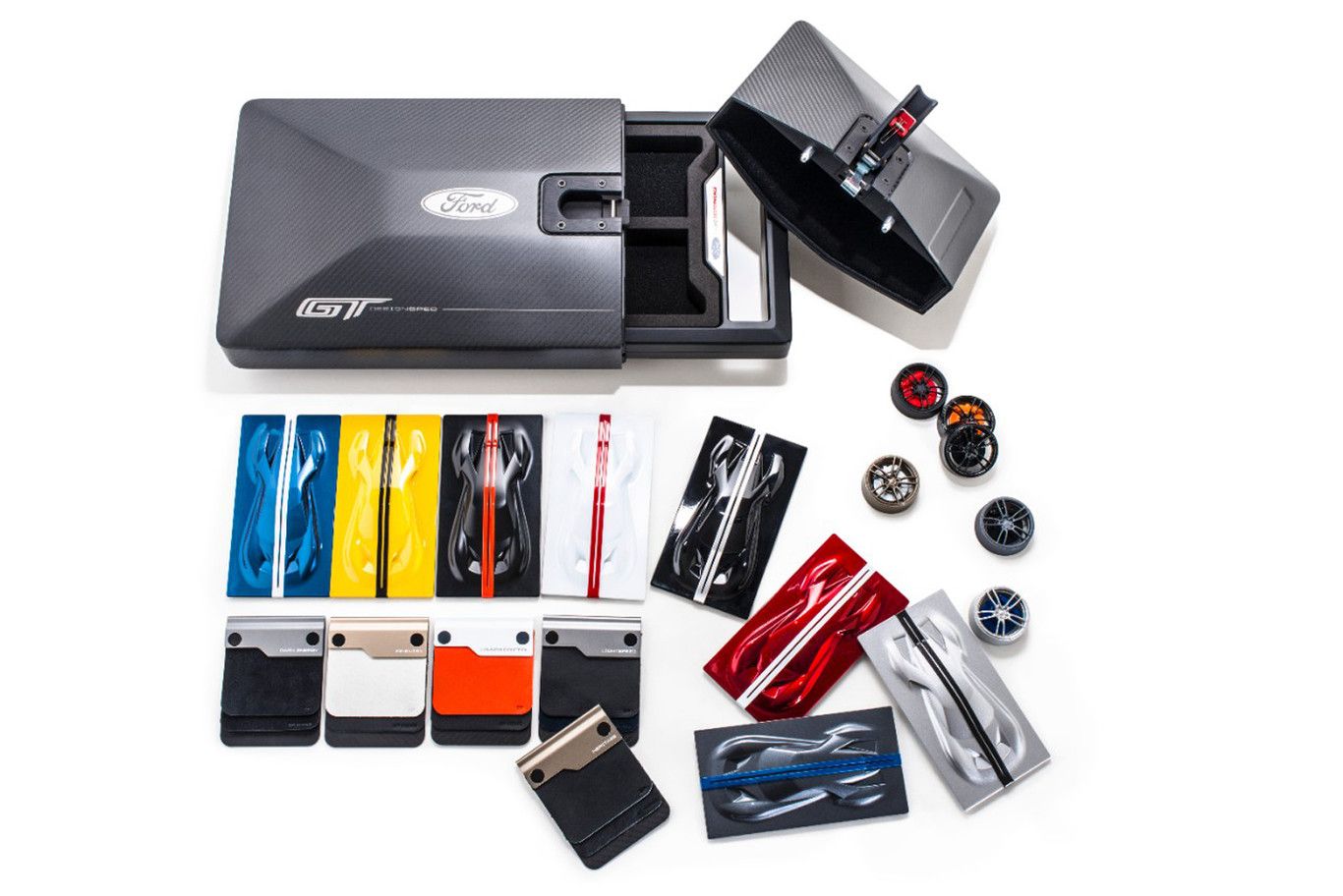 SI HAS RECIBIDO ESTE KIT ESTÁS DE SUERTE, TE HAN ASIGNADO UN FORD GT Y QUIEREN QUE LO CONFIGURES SI HAS RECIBIDO ESTE KIT ESTÁS DE SUERTE, TE HAN ASIGNADO UN FORD GT Y QUIEREN QUE LO CONFIGURES