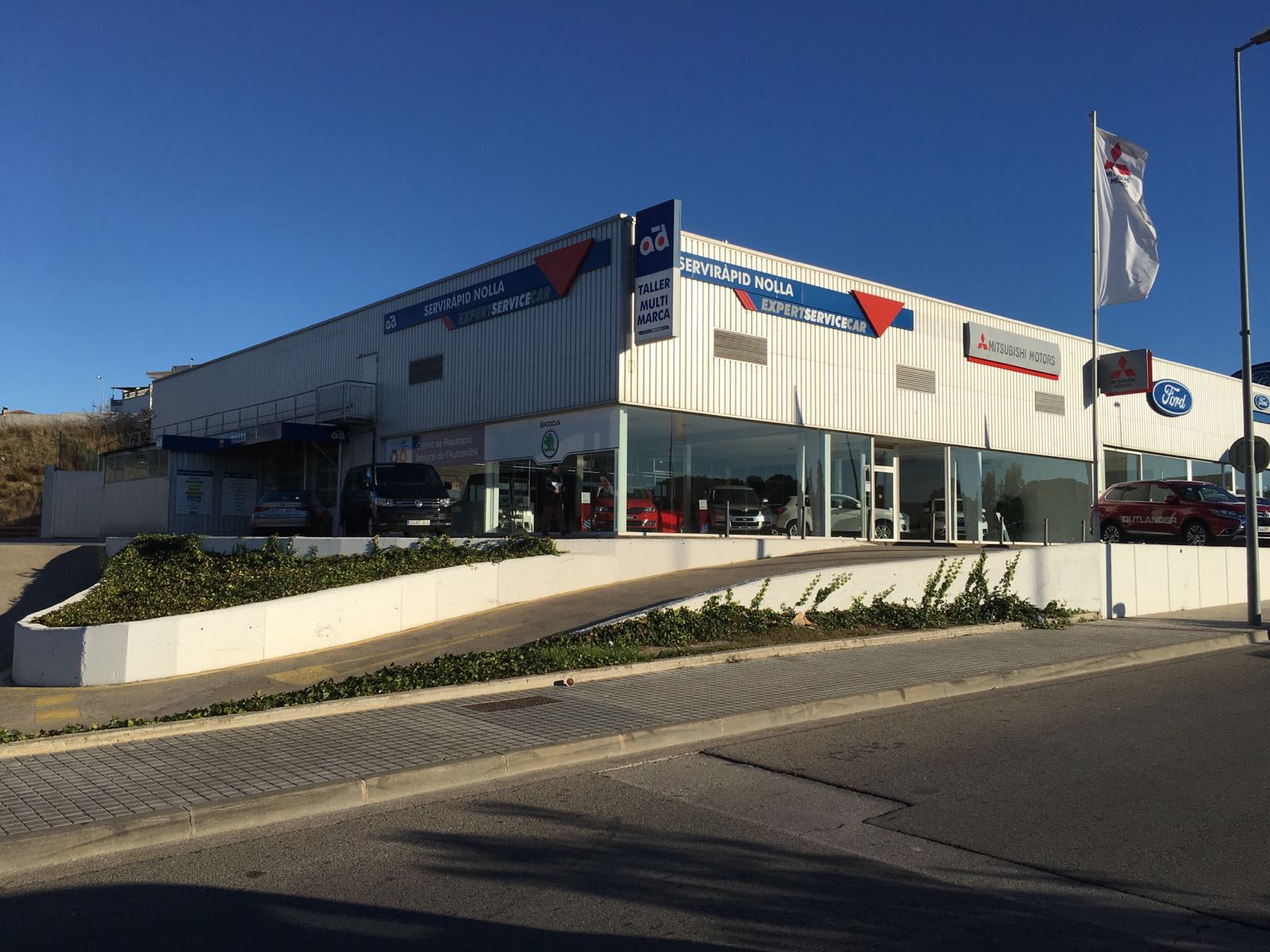 AM 94 Motor ABRE UN NUEVO PUNTO DE VENTA EN BLANES AM 94 Motor ABRE UN NUEVO PUNTO DE VENTA EN BLANES