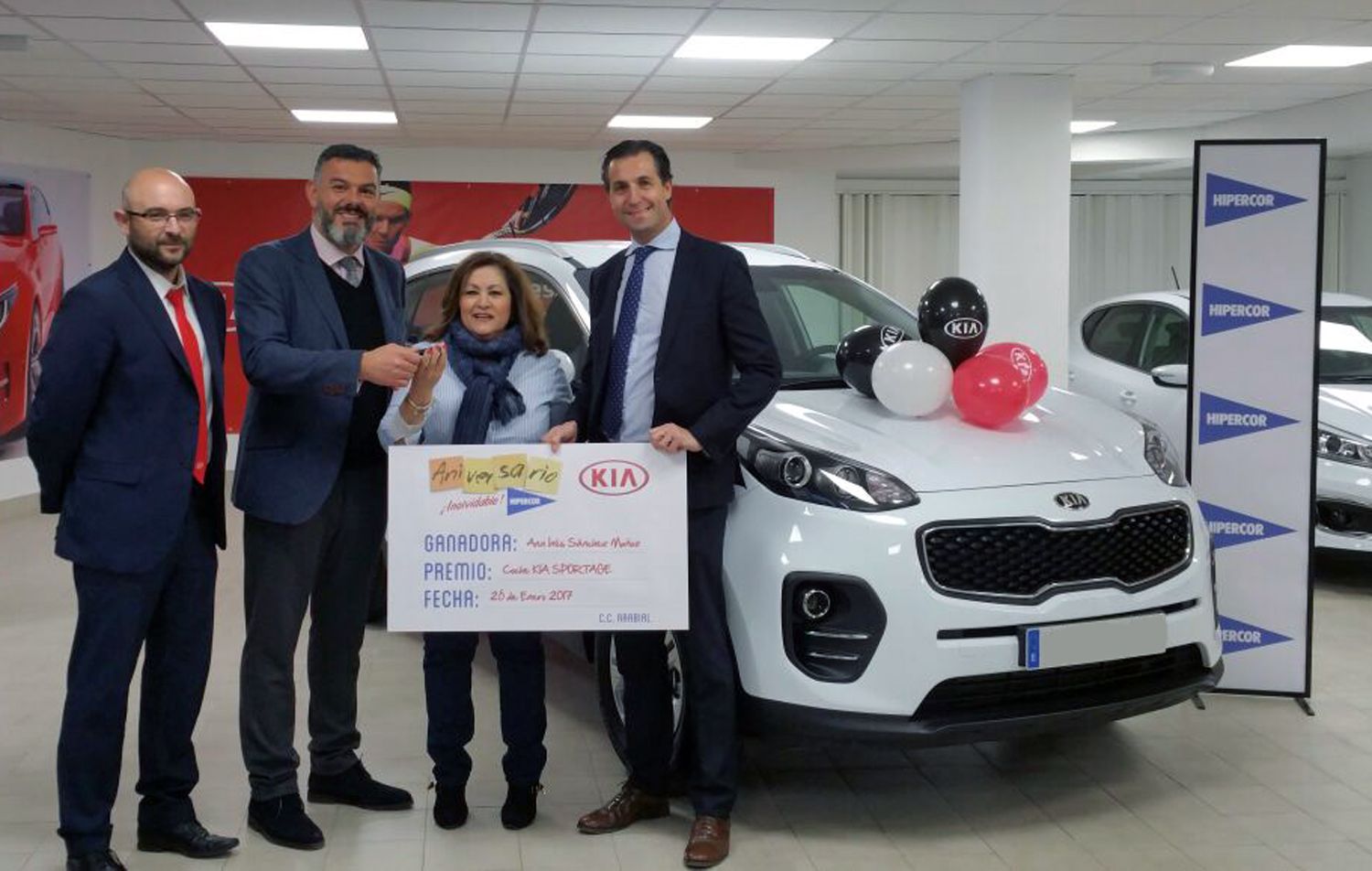 Entrega Kia Sportage a la ganadora del Anivesario de Hipercor Entrega Kia Sportage a la ganadora del Anivesario de Hipercor