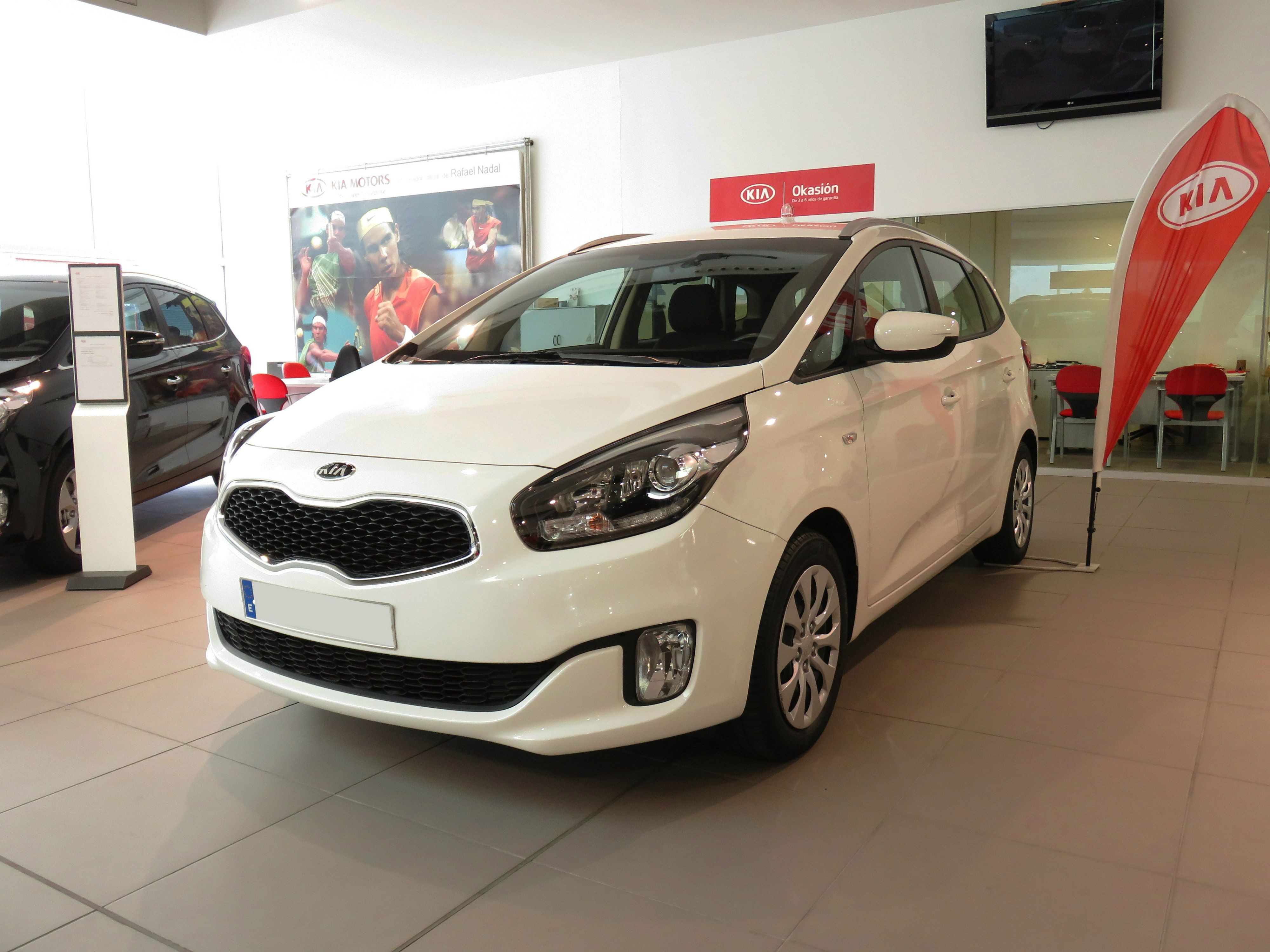 Kia Carens 1.7CRDI Concept 7plazas Eco-Dynamics por 16.100€* Kia Carens 1.7CRDI Concept 7plazas Eco-Dynamics por 16.100€*