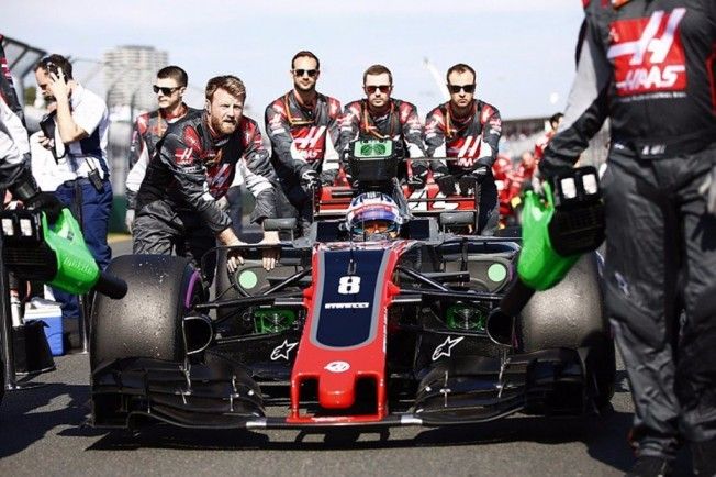 GP China Grosjean: "Lo que necesitamos es suspense, no adelantamientos" GP China Grosjean: "Lo que necesitamos es suspense, no adelantamientos"