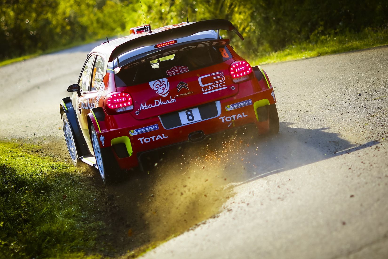 KRIS MEEKE ENTRE LOS TRES PRIMEROS KRIS MEEKE ENTRE LOS TRES PRIMEROS