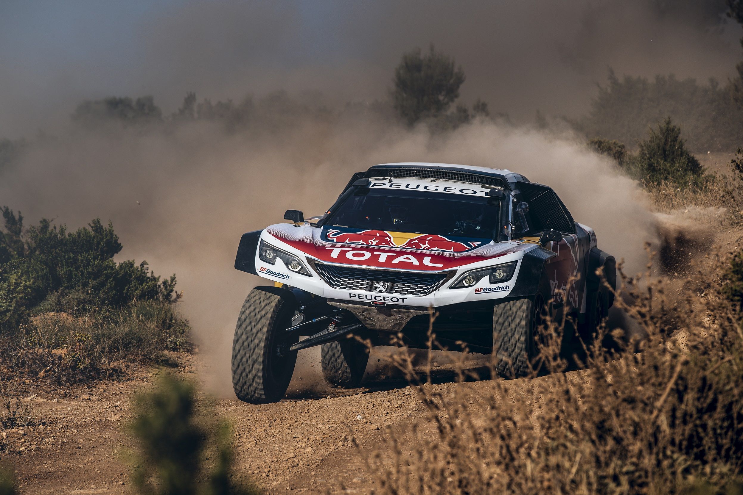 Peugeot "ataca al máximo" con el lanzamiento del 3008DKR Maxi 2017 Peugeot "ataca al máximo" con el lanzamiento del 3008DKR Maxi 2017