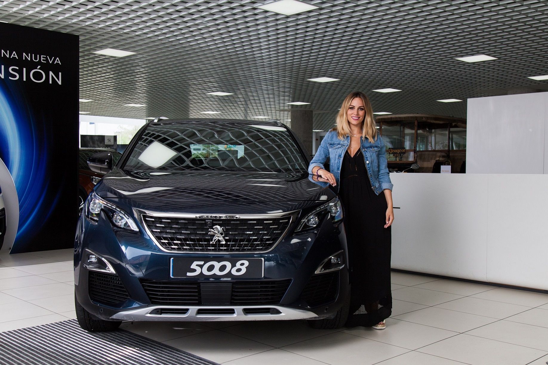 Edurne decide probar el nuevo SUV Peugeot 5008 Edurne decide probar el nuevo SUV Peugeot 5008