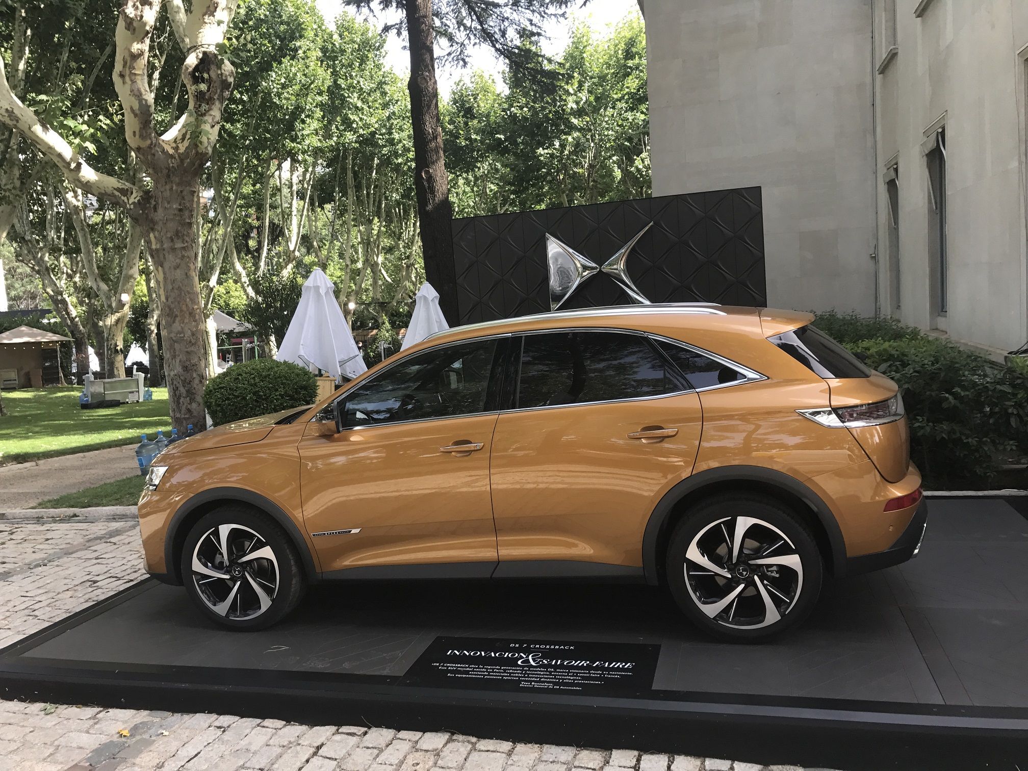 EL DS 7 CROSSBACK, MÁXIMO EXPONENTE DEL LUJO GALO EN LA CELEBRACIÓN DE LA FIESTA NACIONAL FRANCESA EN MADRID EL DS 7 CROSSBACK, MÁXIMO EXPONENTE DEL LUJO GALO EN LA CELEBRACIÓN DE LA FIESTA NACIONAL FRANCESA EN MADRID