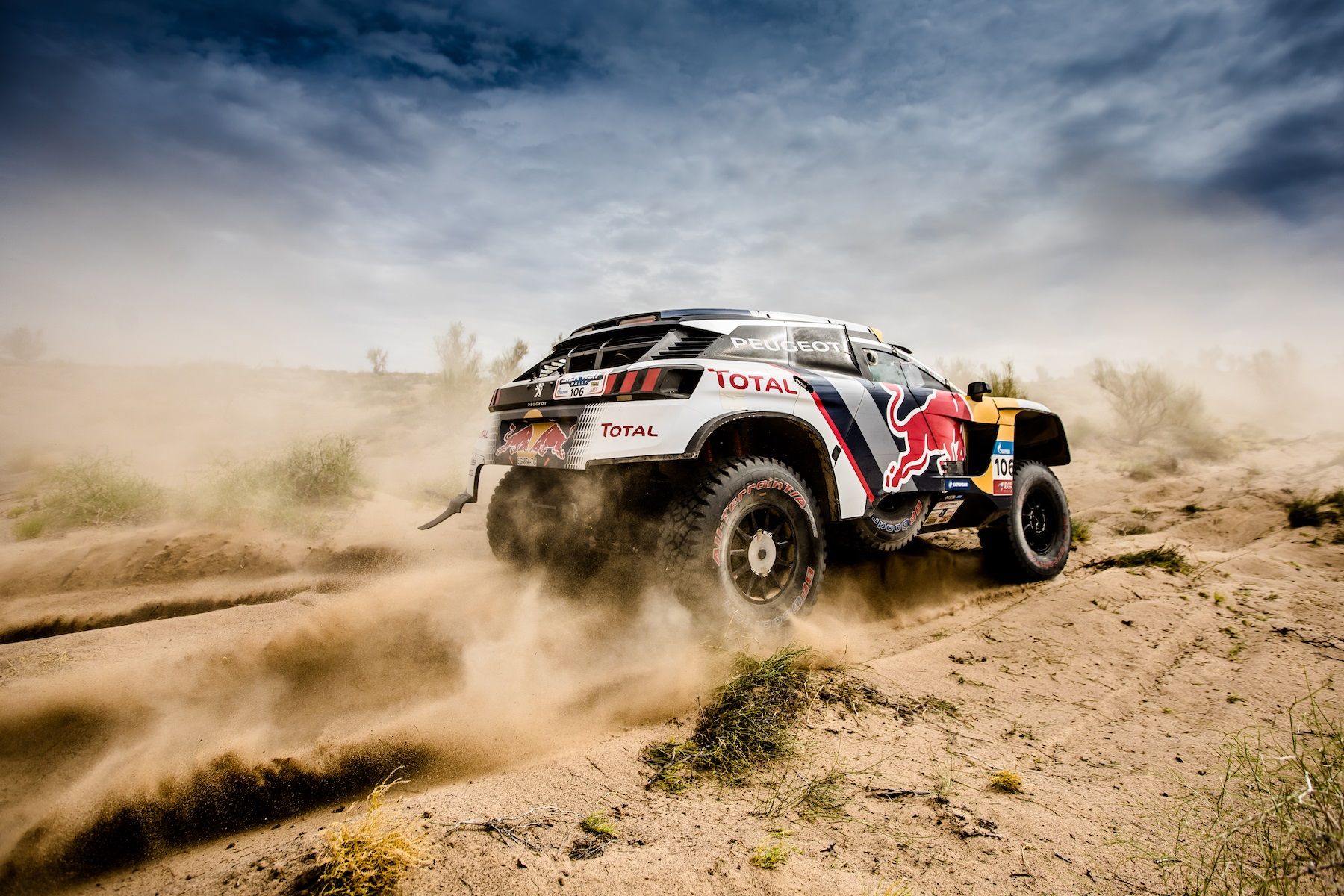 Loeb firma un nuevo doblete del Team Peugeot Total cuando el Silk Way Rally llega a su ecuador Loeb firma un nuevo doblete del Team Peugeot Total cuando el Silk Way Rally llega a su ecuador