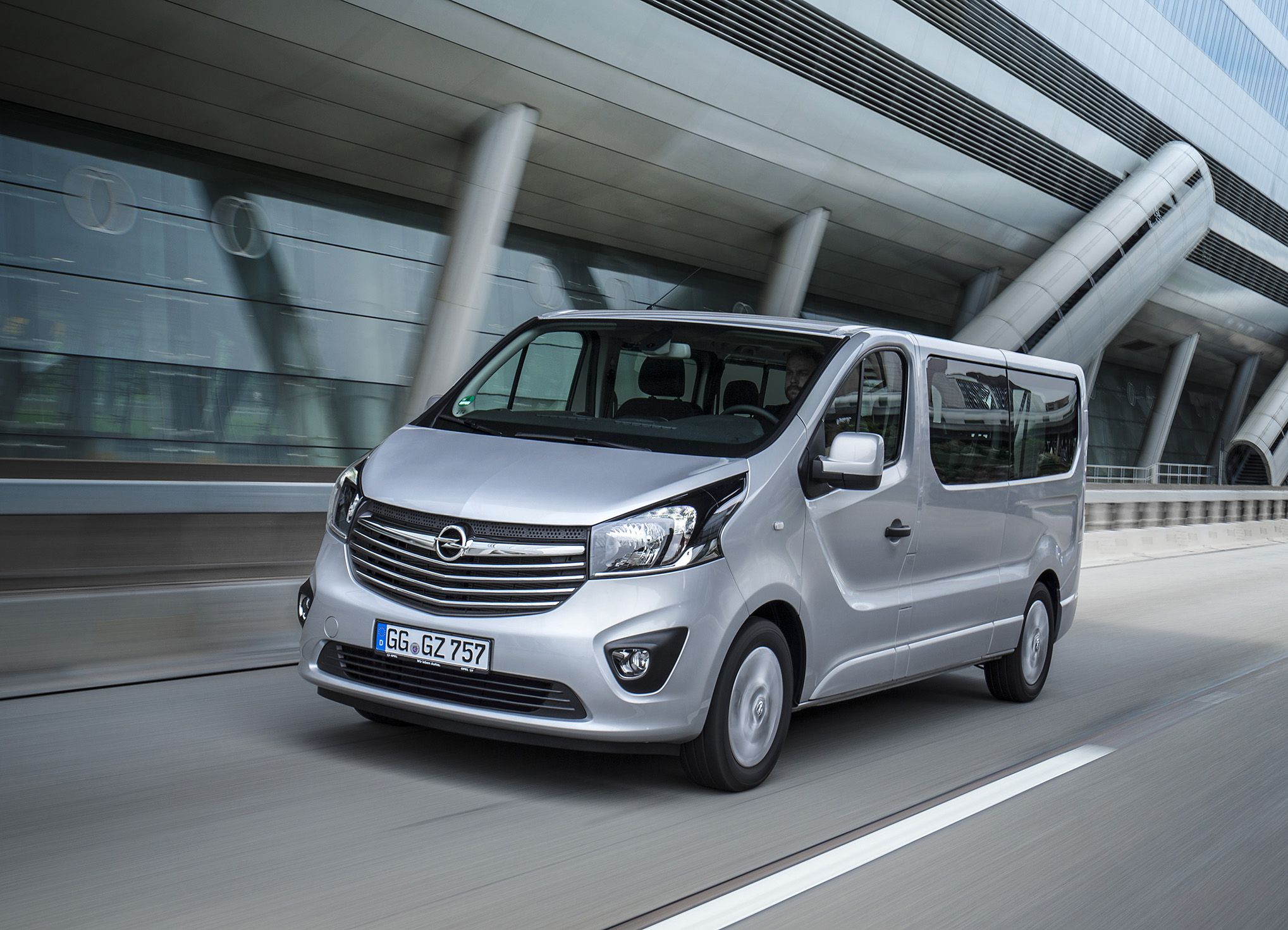 Vivaro Combi, desde 16.450 €. Vivaro Combi, desde 16.450 €.