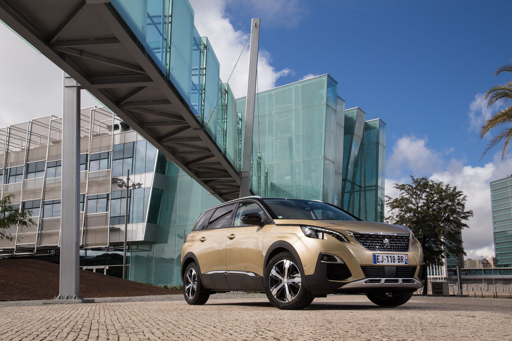 Peugeot estará presente en Glamour Sport Summit con sus modelos SUV 3008 y 5008, y con el Traveller Peugeot estará presente en Glamour Sport Summit con sus modelos SUV 3008 y 5008, y con el Traveller