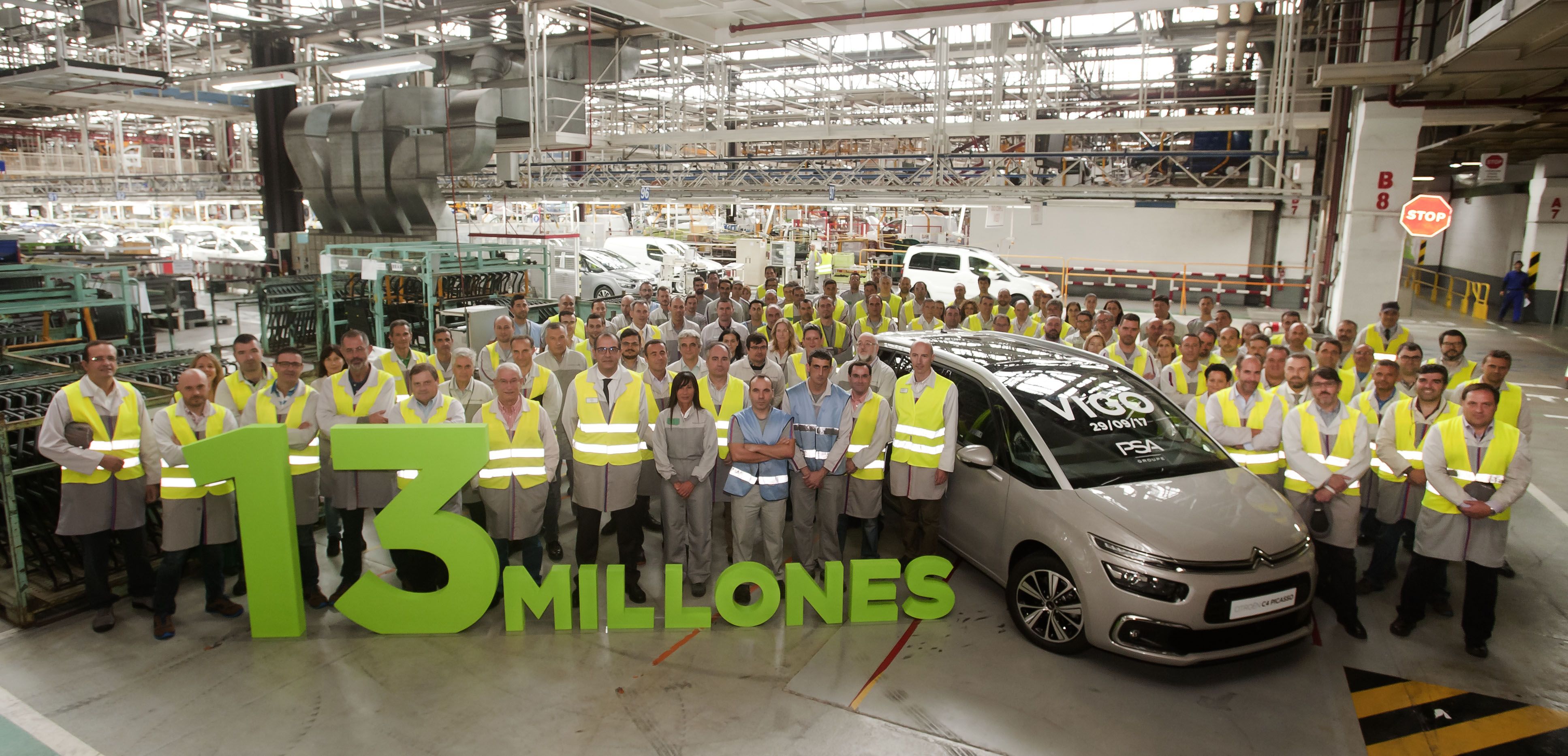 13 MILLONES DE VEHÍCULOS PRODUCIDOS EN EL CENTRO DE VIGO 13 MILLONES DE VEHÍCULOS PRODUCIDOS EN EL CENTRO DE VIGO